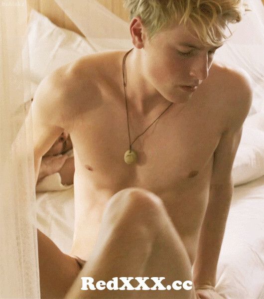 Louis hofmann naked