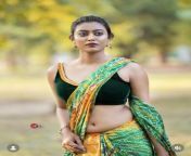 Bong beauty Mehali Shee navel in green saree from bong girl sampurna with huge boobs and sexy saree mp4
